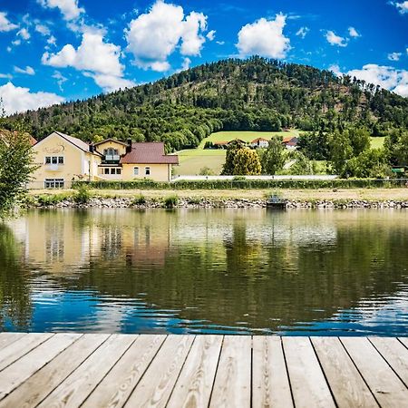 Hotel Der Seehof ハウツェンベルク エクステリア 写真
