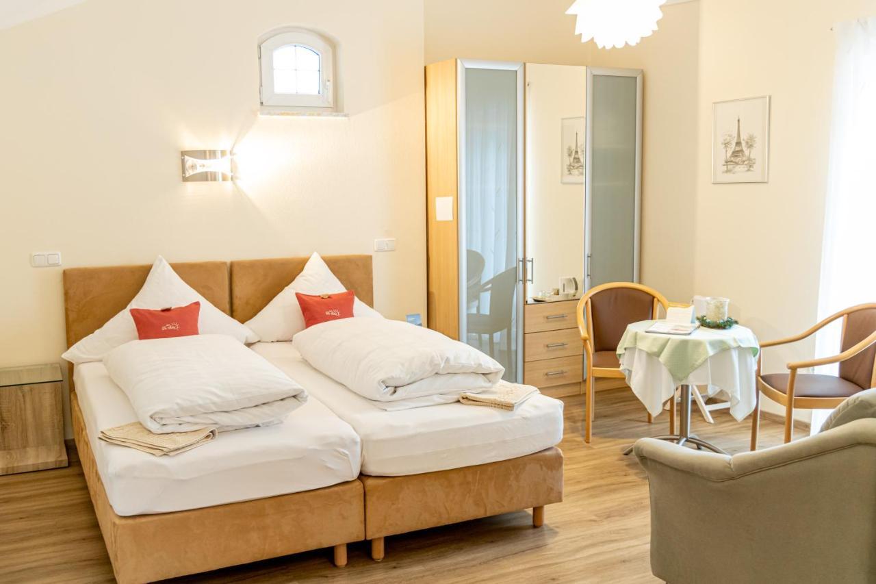 Hotel Der Seehof ハウツェンベルク エクステリア 写真