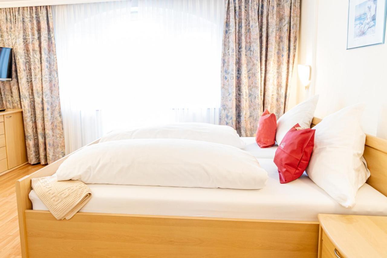 Hotel Der Seehof ハウツェンベルク エクステリア 写真