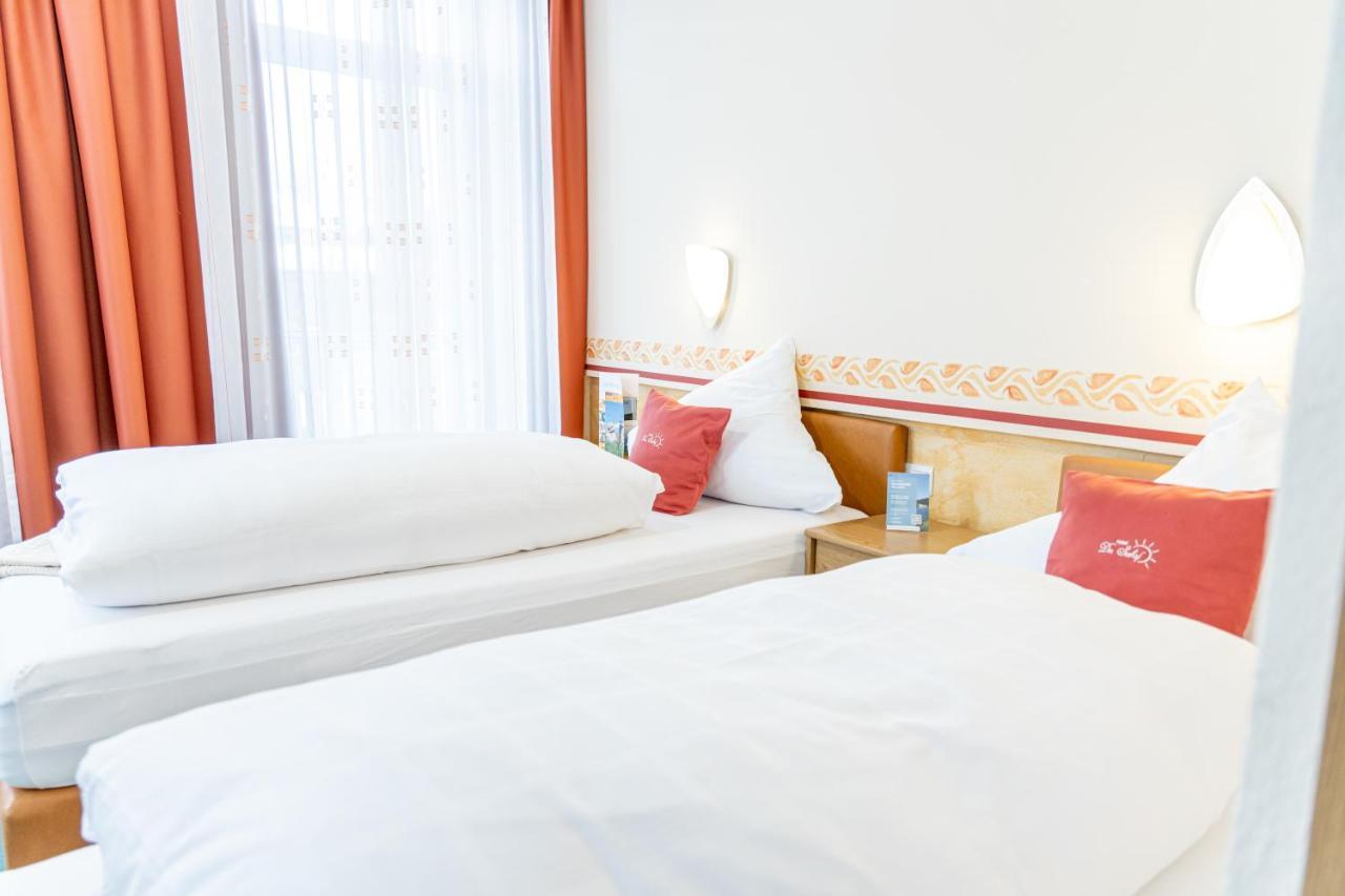 Hotel Der Seehof ハウツェンベルク エクステリア 写真