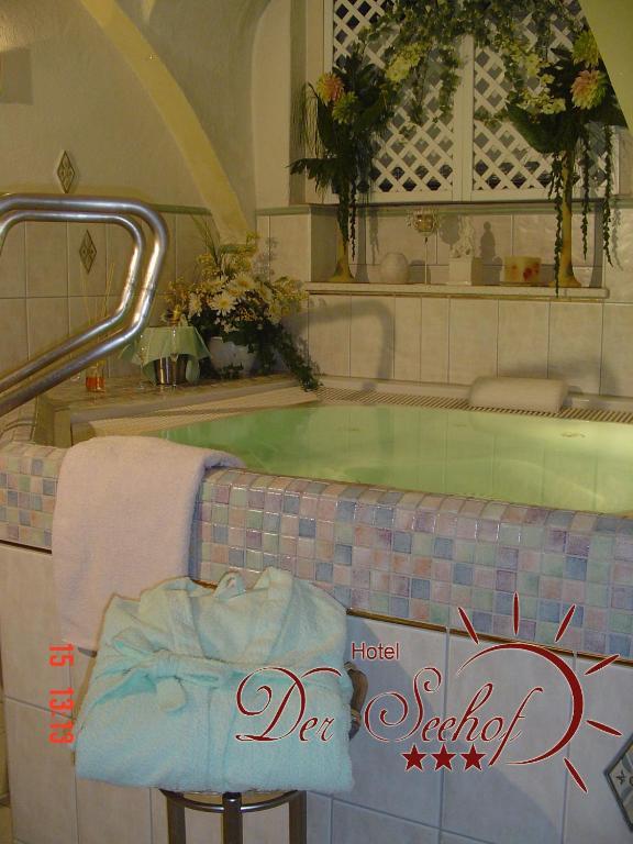 Hotel Der Seehof ハウツェンベルク エクステリア 写真